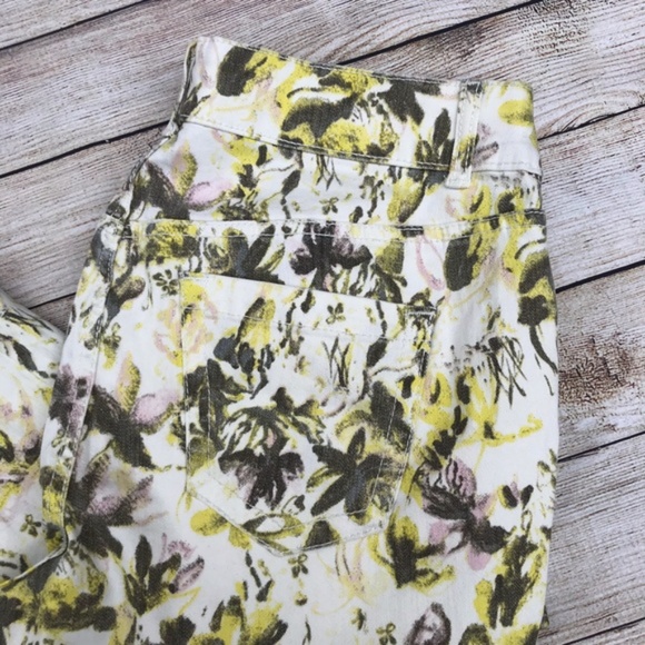 Lane Bryant Floral Crop Jeans Size 14 - Picture 3 of 6